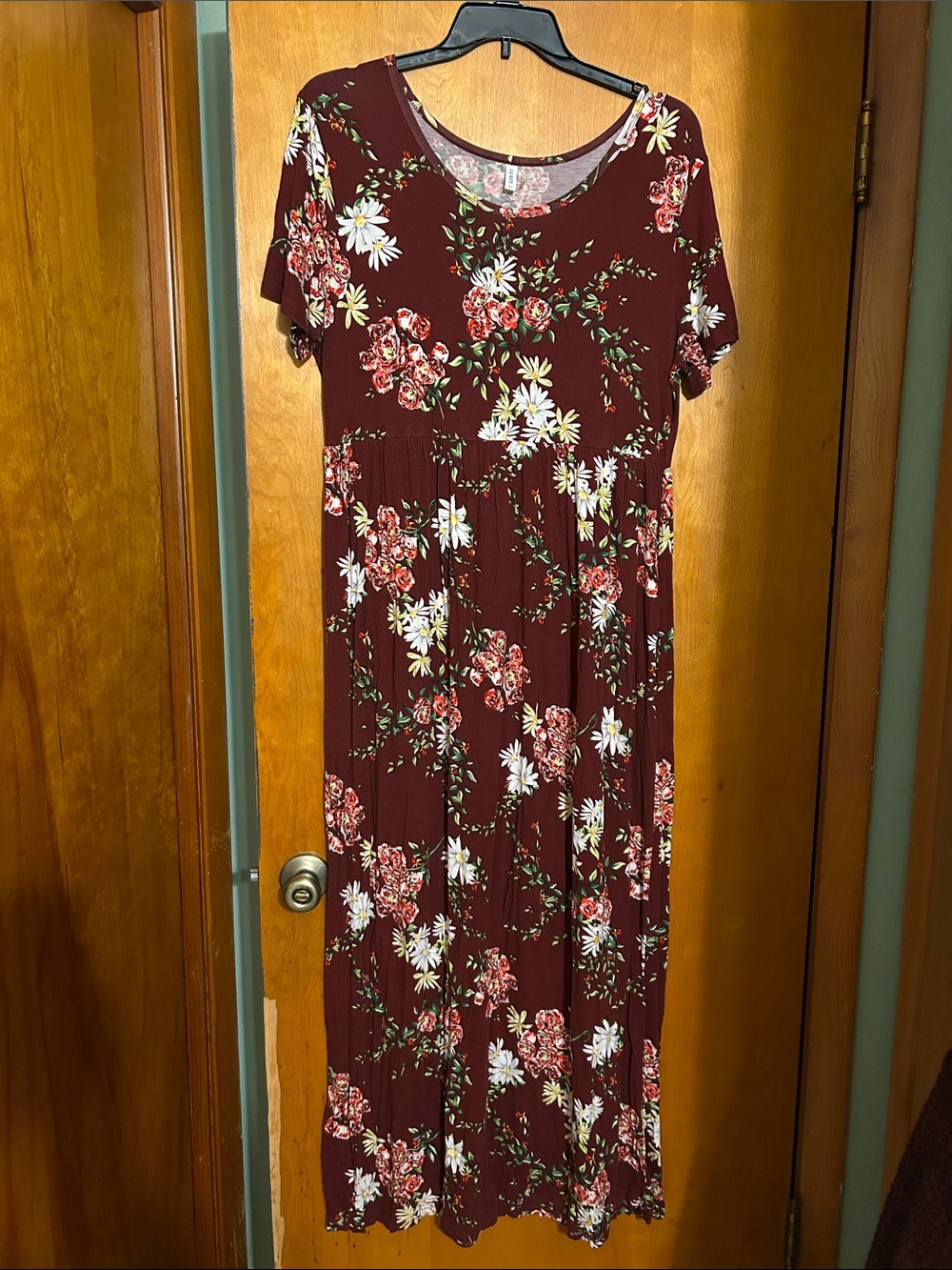 Women's Floral Midi Dress in Burgundy